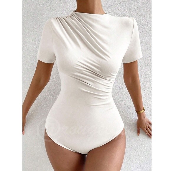Ruched White Asymmetrical Short Sleeve Bodysuit  Stretchy - Picture 4 of 10
